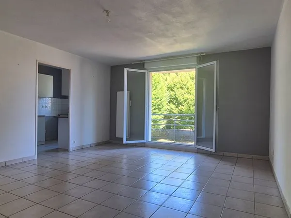 Beau T3 64m² avec terrasse