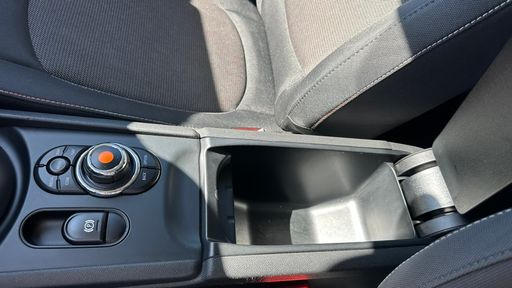 Mini Clubman 2.0 Cooper D 150 Steptronic8 - Business – 2018 – 146409 km – Diesel – Boîte Automatique — photo 21