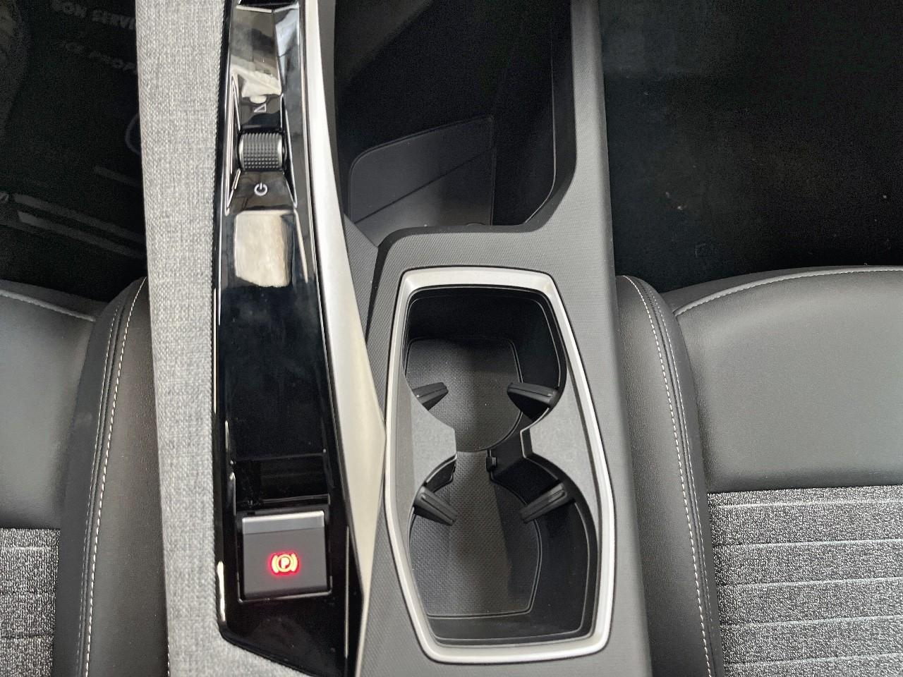 Peugeot 5008 hybrid 145ch allure e-dcs6 — photo 20