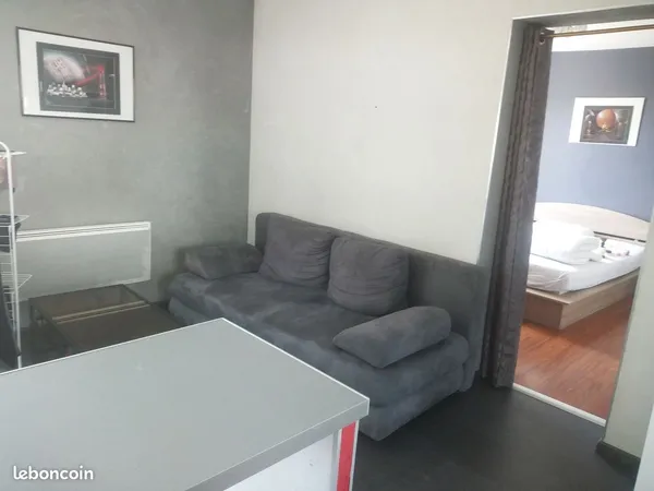 MEUBLE F2 sur Gien
