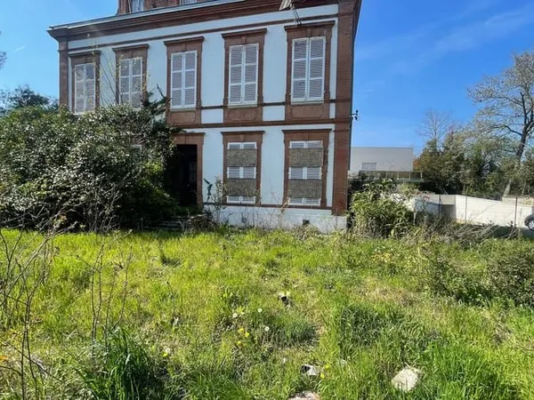 Maison 8 pièces 250 m²