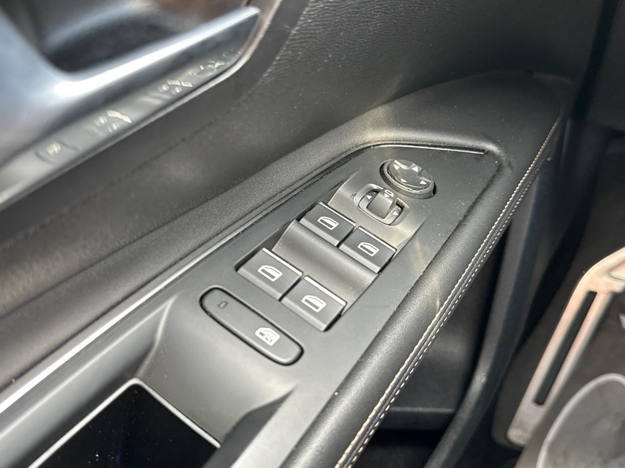 Peugeot 5008 puretech 130ch s&s eat8 gt — photo 15