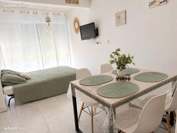 Valras plage studio cabine meublé refait à neuf - avec parking