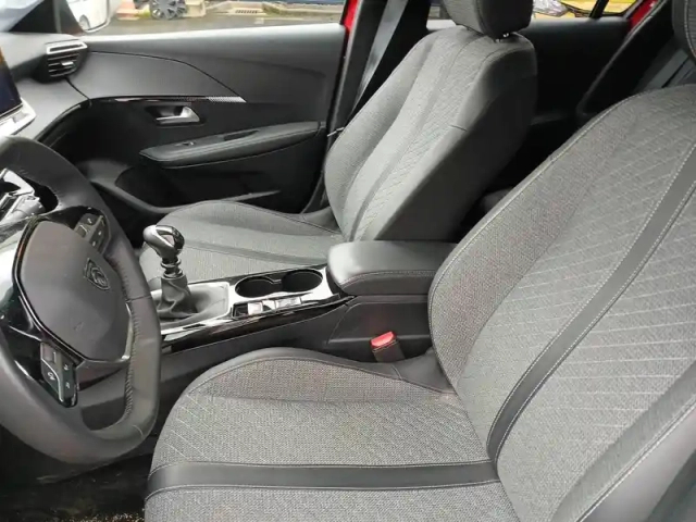 Peugeot 208 puretech 100 s&amp;s bvm6 — photo 9