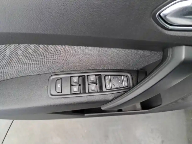 Renault Kangoo blue dci 115 edc — photo 28