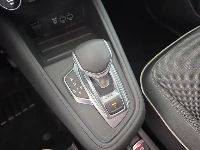 Renault Captur e-tech plug-in 160 — photo 89