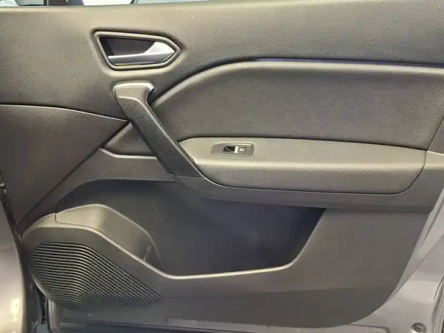 Renault Captur e-tech plug-in 160 - 21 — photo 18