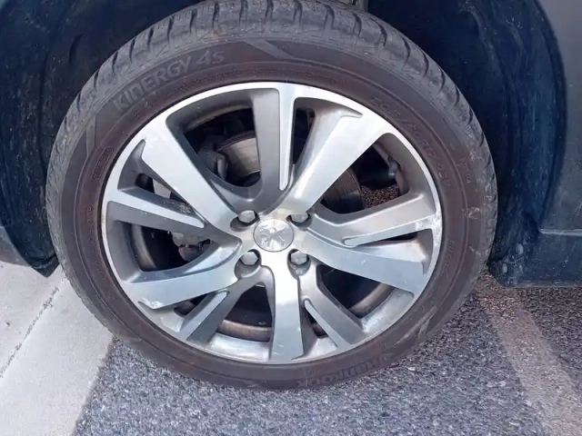 Peugeot 2008 1.2 puretech 110ch s&amp;s eat6 — photo 21