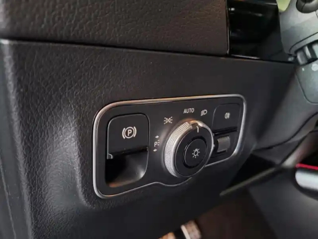 Mercedes Gla 200 d amg line — photo 40