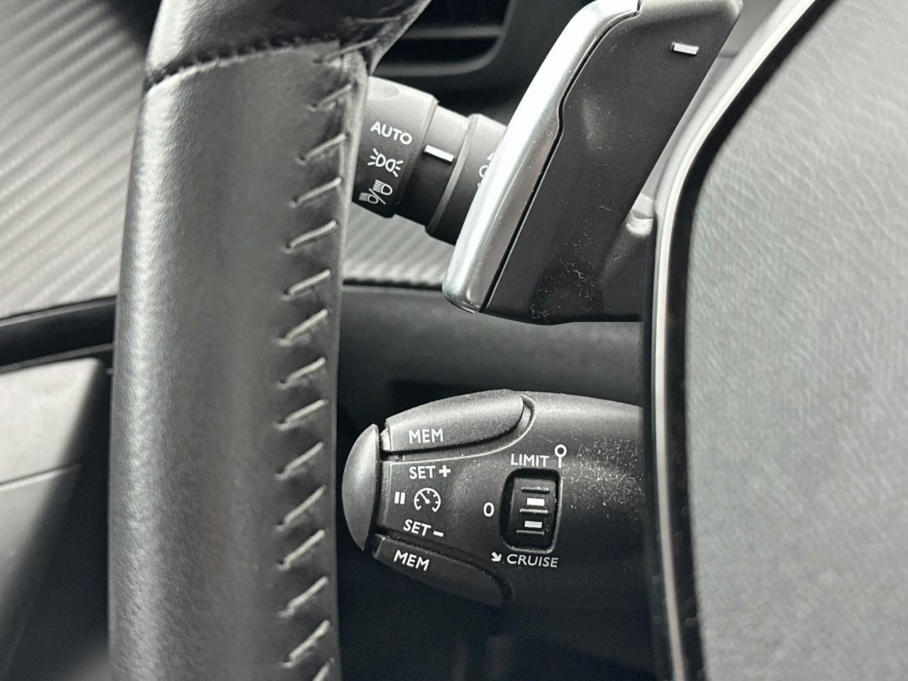 Peugeot 2008 puretech 130 s&s eat8 allure — photo 17