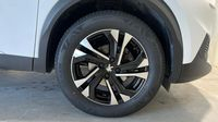 Peugeot 2008 1.2 PureTech 100ch S&S Allure — photo 20