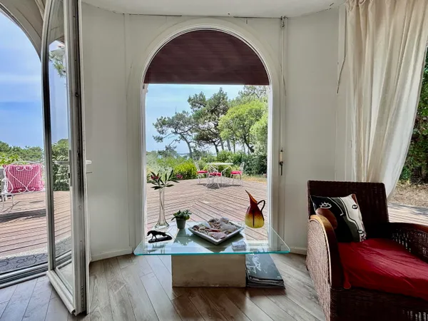 Baisse de prix pour cette maison avec vue sur la canopée et le Bassin d'Arcachon - 129m²