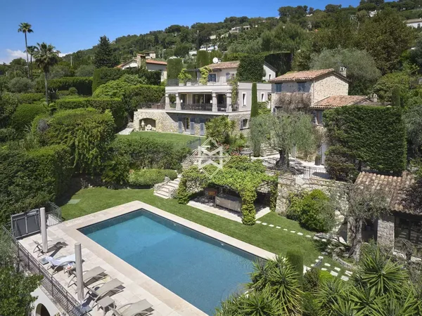 Villa 240 m²
