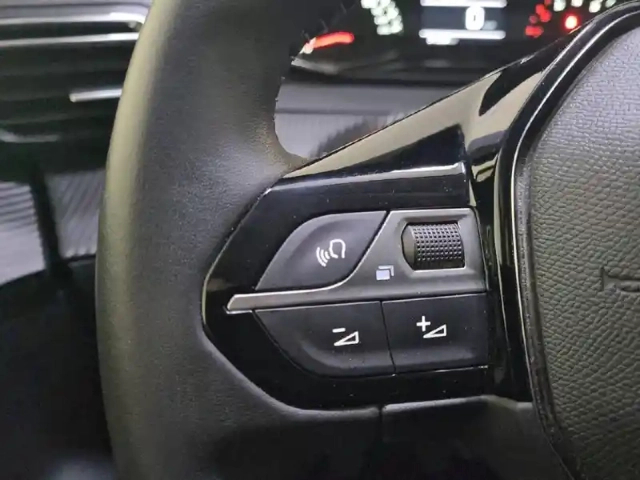 Peugeot 208 puretech 75 s&amp;s bvm5 — photo 28