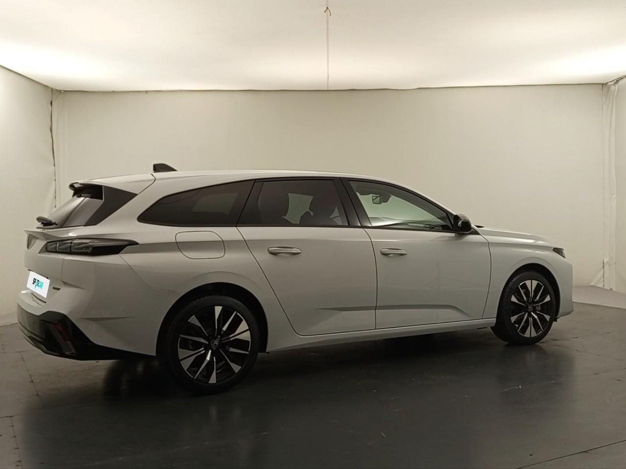 Peugeot 308 sw hybrid 145 e-dcs6 allure — photo 5