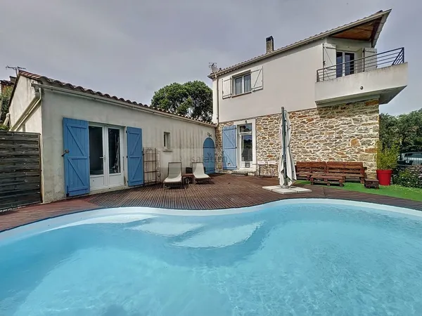 VILLA T5 avec PISCINE et studio indépendant