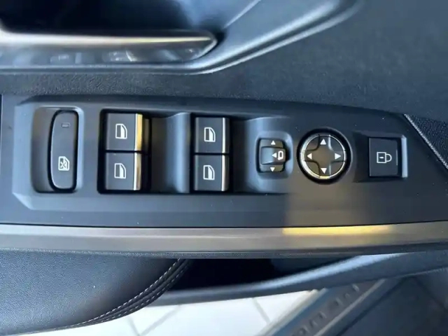 Peugeot 3008 hybrid 145 e-dcs6 — photo 20