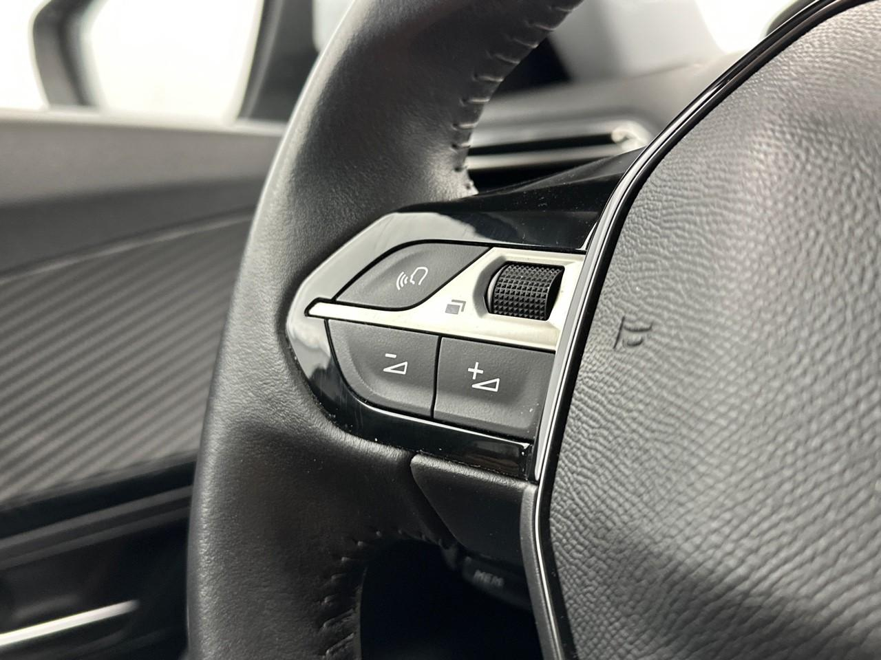 Peugeot 2008 puretech 100 s&s bvm6 style — photo 17