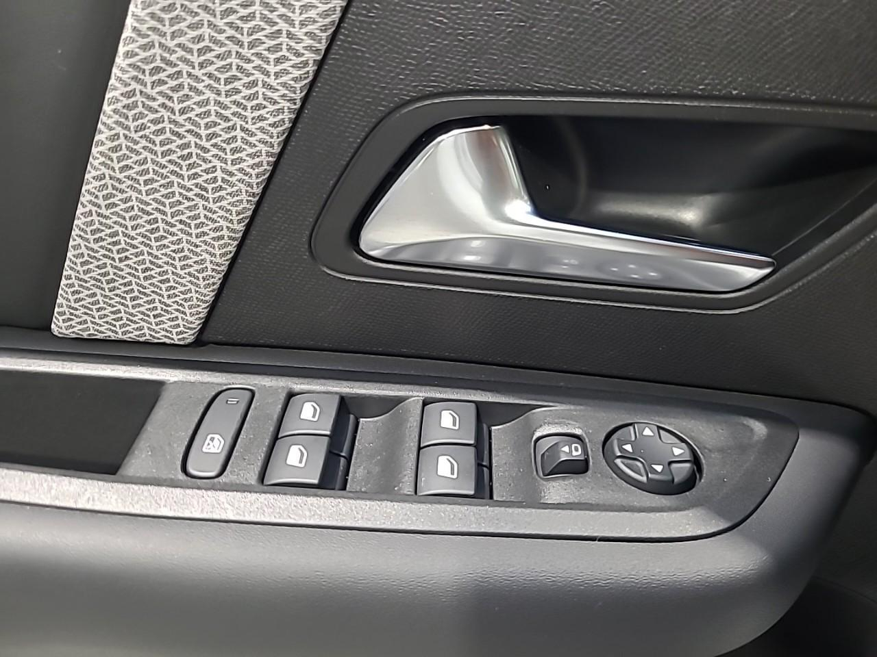 Citroën C4 puretech 130 s&s bvm6 c-series — photo 22