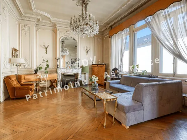 Appartement 6 pièces 188 m²