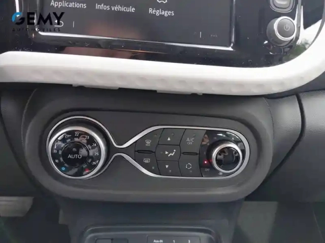 Renault Twingo iii e-tech — photo 27