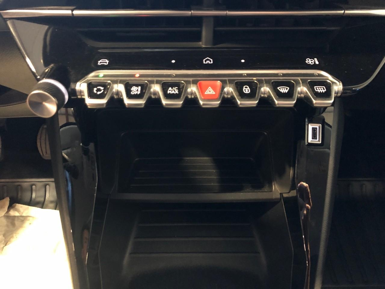 Peugeot 208 puretech 100 s&s bvm6 active — photo 20