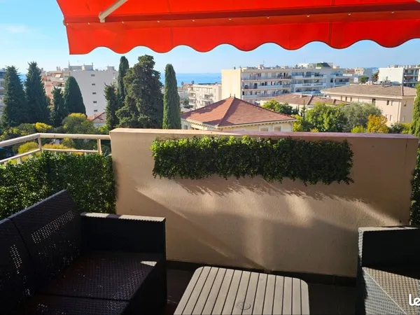 Appartement 3 pièces 51 m² vue mer — Avant Dernier étage avec parking