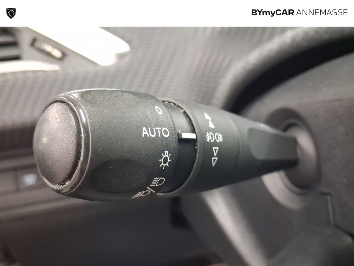 Peugeot 2008 PureTech 110ch S&amp;S EAT6 — photo 15