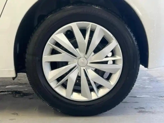 Peugeot 208 1.2 puretech 75ch s&amp;s active — photo 5
