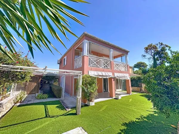 Charmante maison dans domaine privé