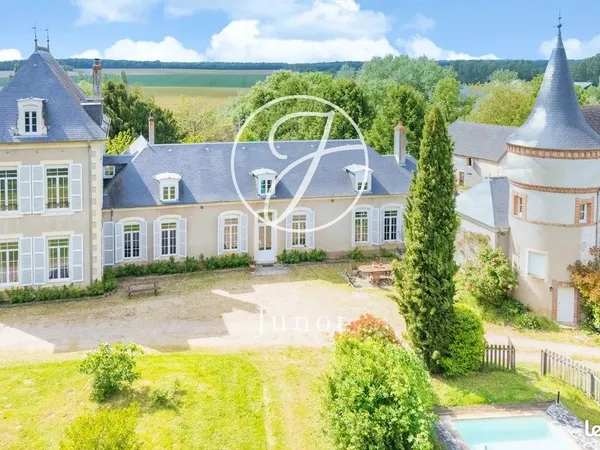 Propriété 11 pièces 402 m²