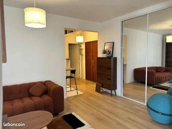 T1 40 m² avec balcon 950 - Bordeaux Saint-Seurin - Entièrement rénové résidence avec piscine