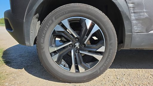 Peugeot 2008 1.2 PureTech 130 EAT8 - Allure Pack – 2022 – 79016 km – Essence – Boîte Automatique — photo 26