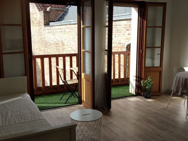 Studio avec terrasse vue cathédrale