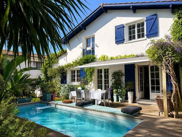 Maison avec jardin et piscine