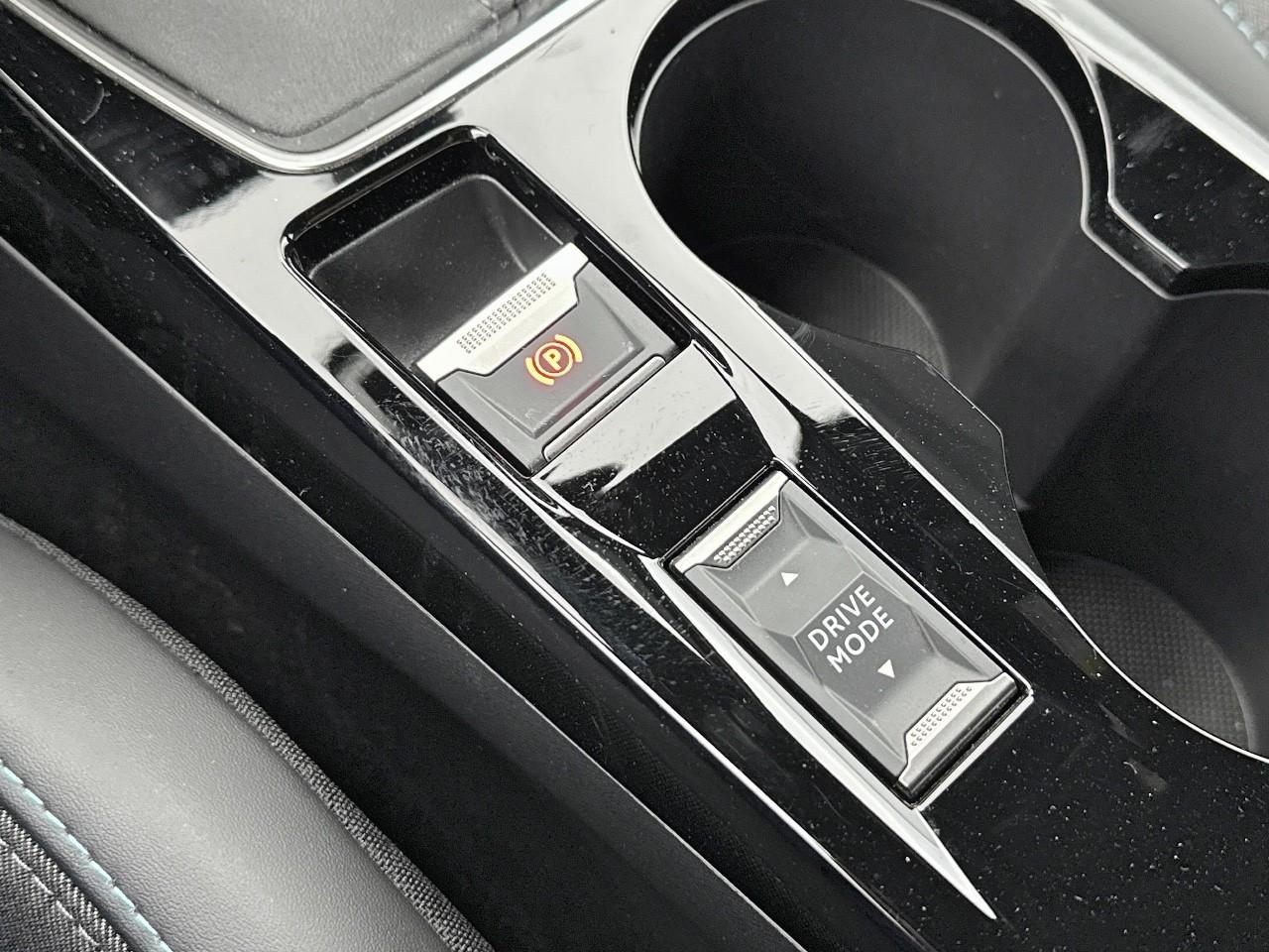Peugeot 2008 puretech 130 s&s bvm6 allure pack — photo 30