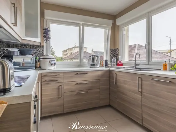 Maison rénovée T6 à DIJON