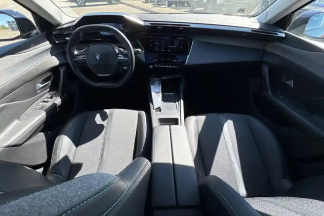 Peugeot 308 sw puretech 130ch s&amp;s eat8 — photo 11