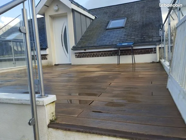F2 avec grande terrasse piste sans frais d'agence