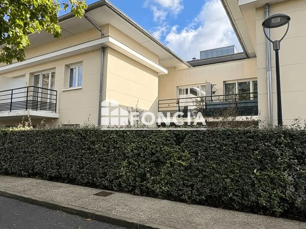 Verneuil-sur-seine - bel appartement f3 avec terrasse, balcon et 2 places de parking
