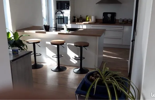 À louer - Spacieux appartement T4 entièrement rénové - 120 m² - Brignoles