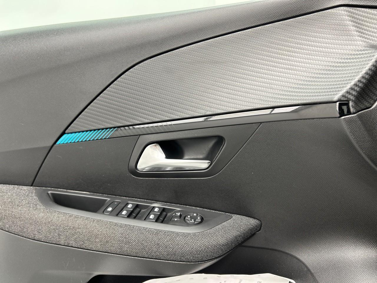 Peugeot 208 puretech 100 s&s bvm6 style — photo 30