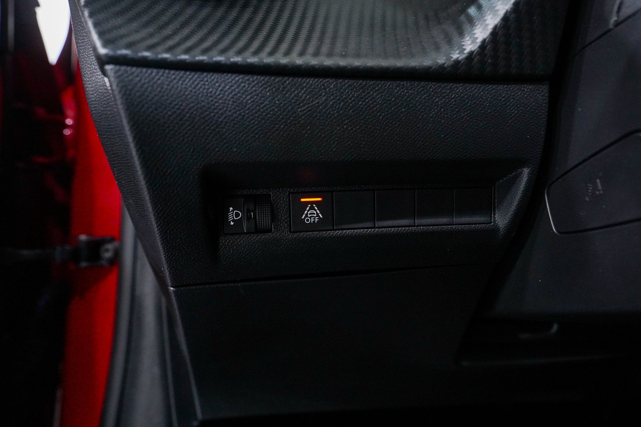 Peugeot 208 — photo 23