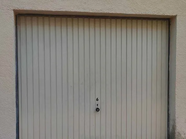Box garage fermé, 13,5 m²