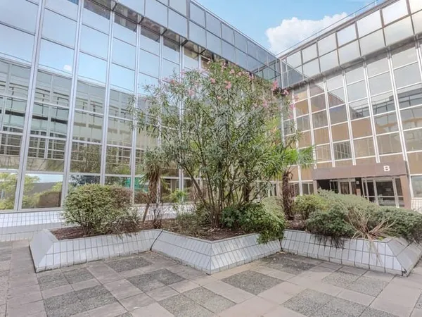 Bureau 255 m²