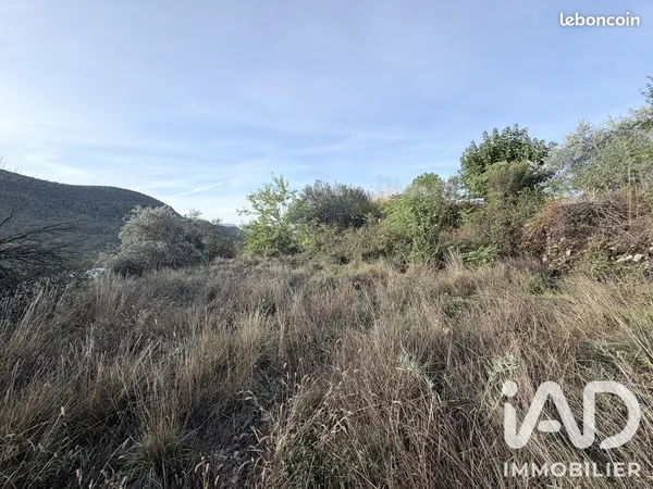 Terrain 1817 m² Uzer