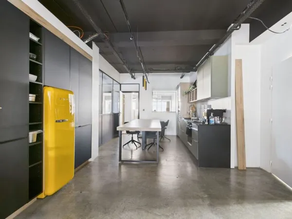 Bureau 225 m²
