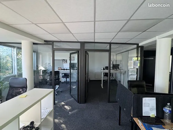 BUREAUX À LOUER - DE 9 À 25 m²