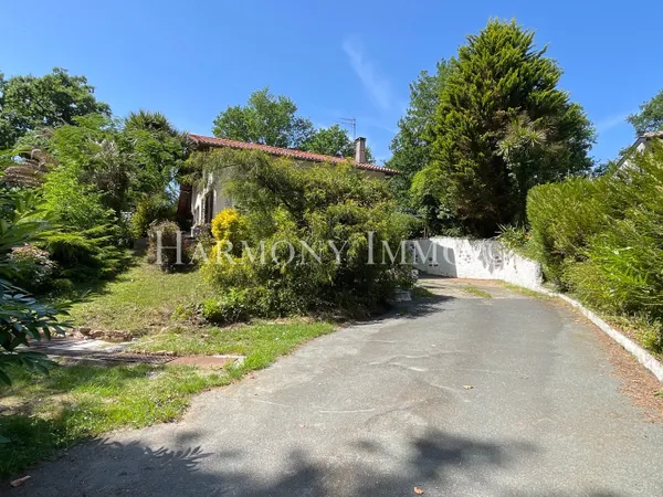 Villa de 170m2 environ avec jardin et garage