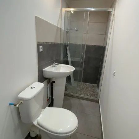 Appartement F2 refait à neuf